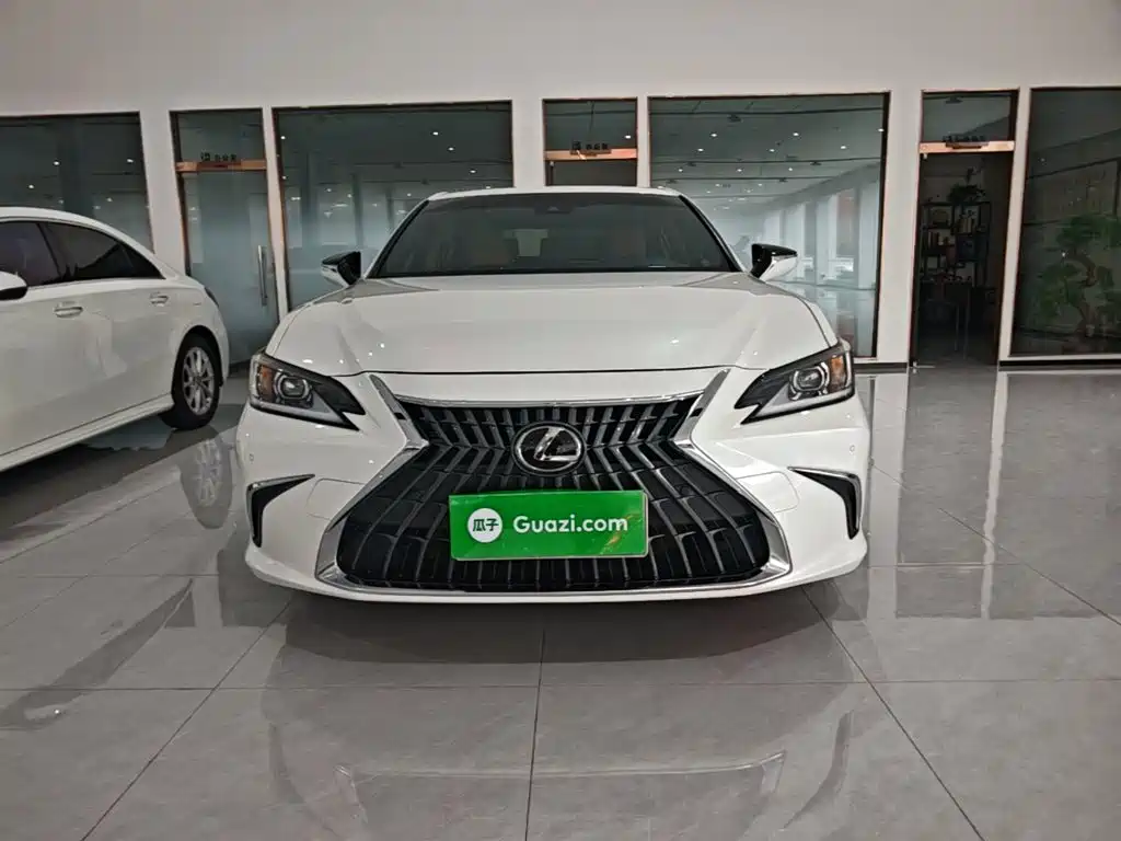 Lexus ES — миниатюра 3