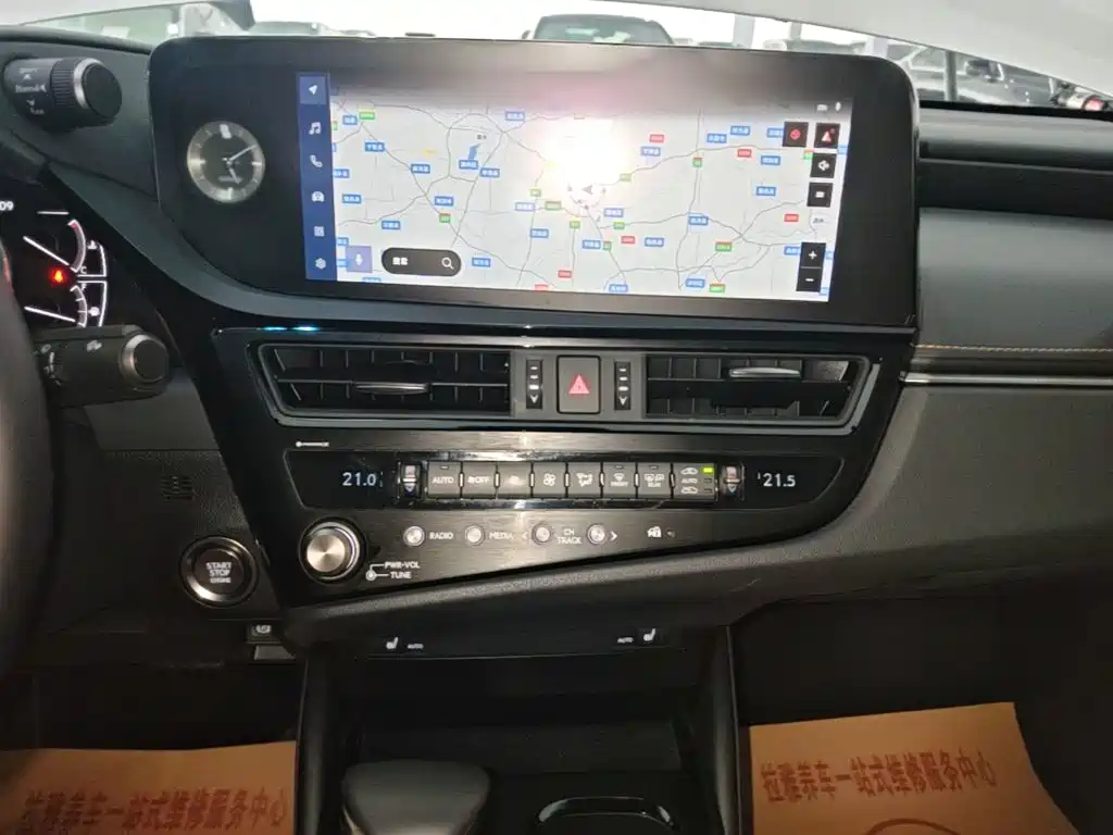 Lexus ES — миниатюра 13