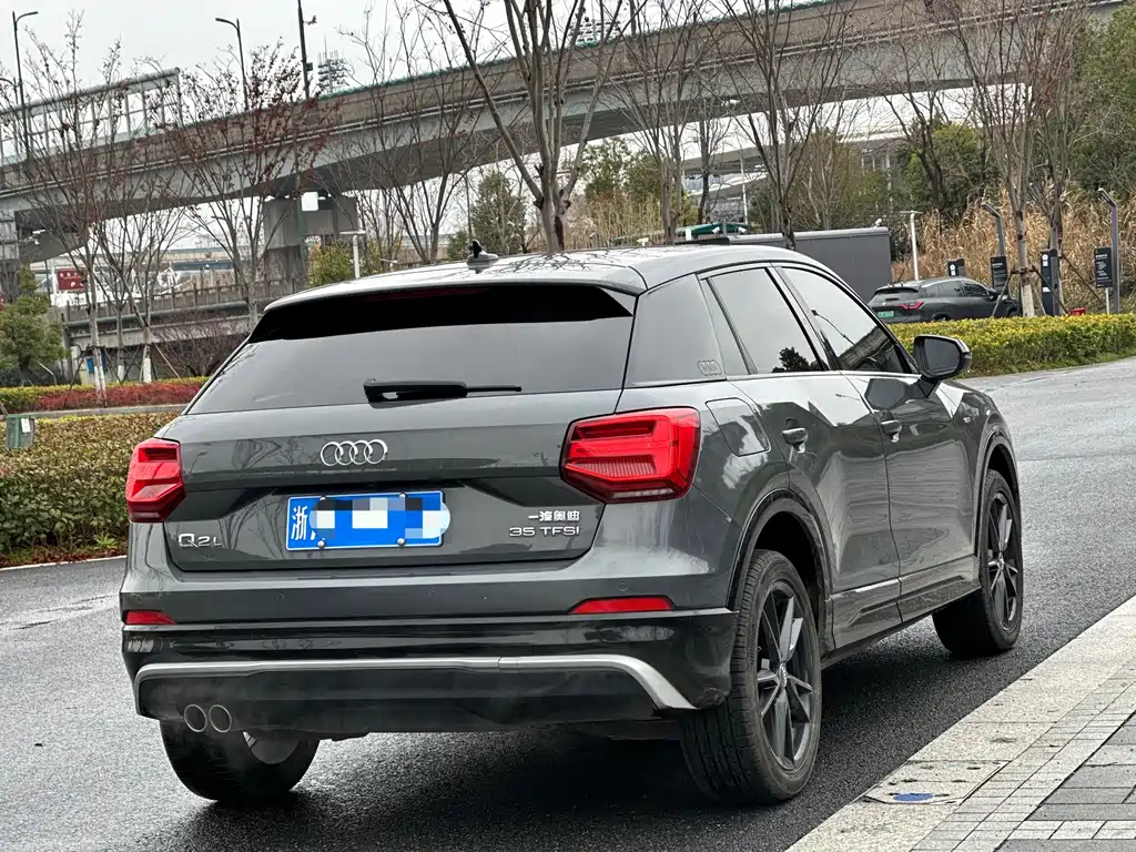 AUDI Q2L
