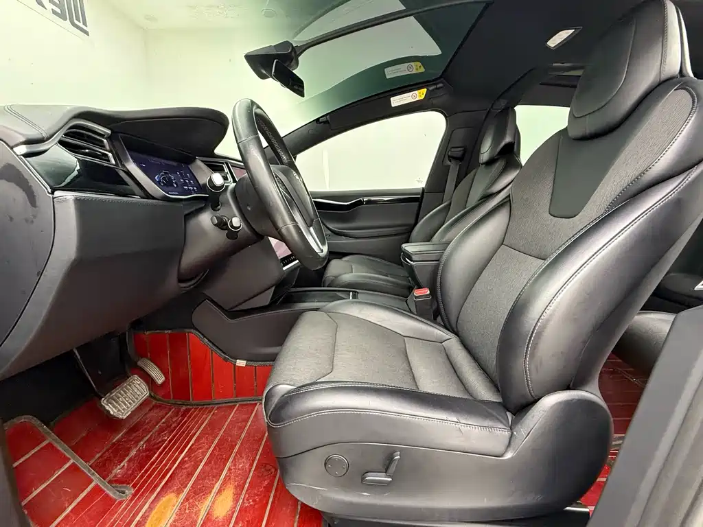 Tesla Model X — миниатюра 8