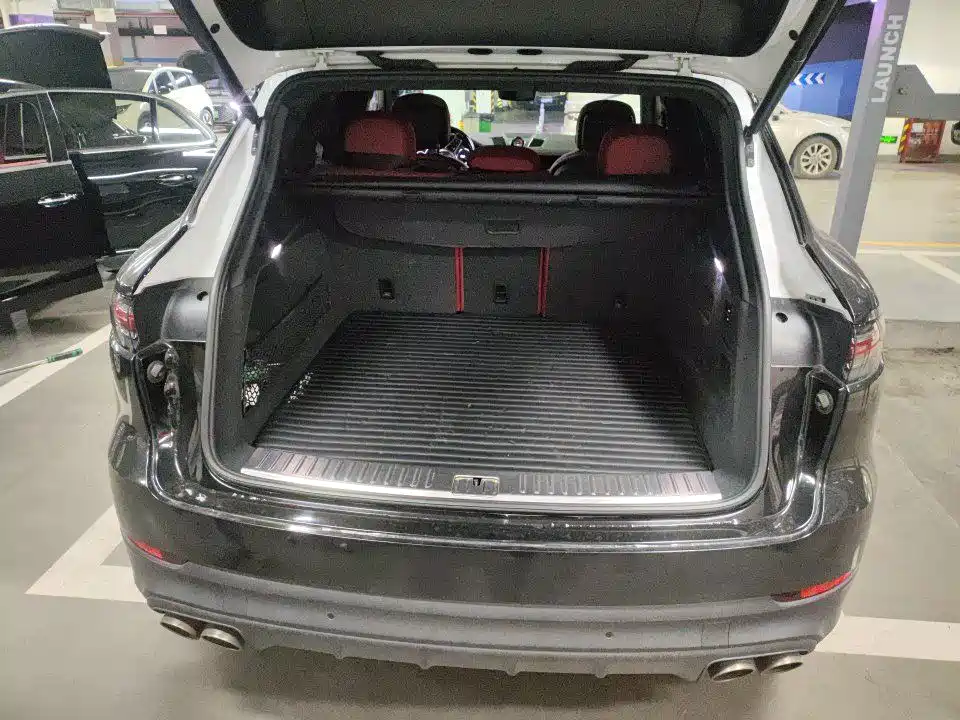 Porsche Cayenne — миниатюра 9