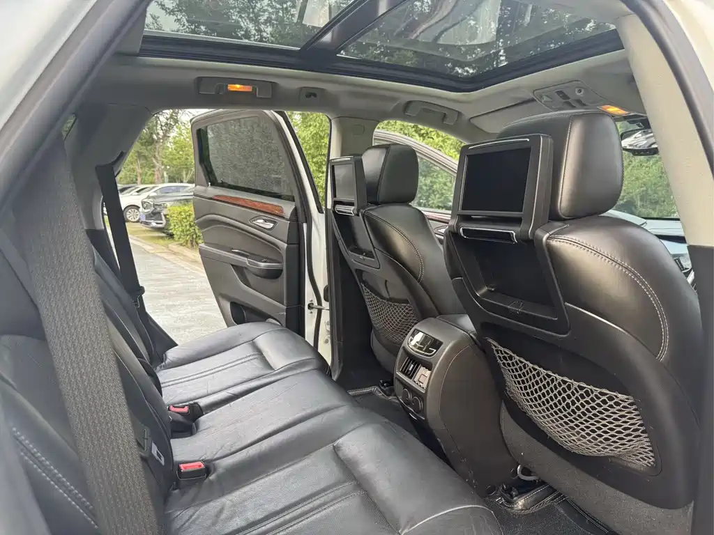 Cadillac SRX — миниатюра 9
