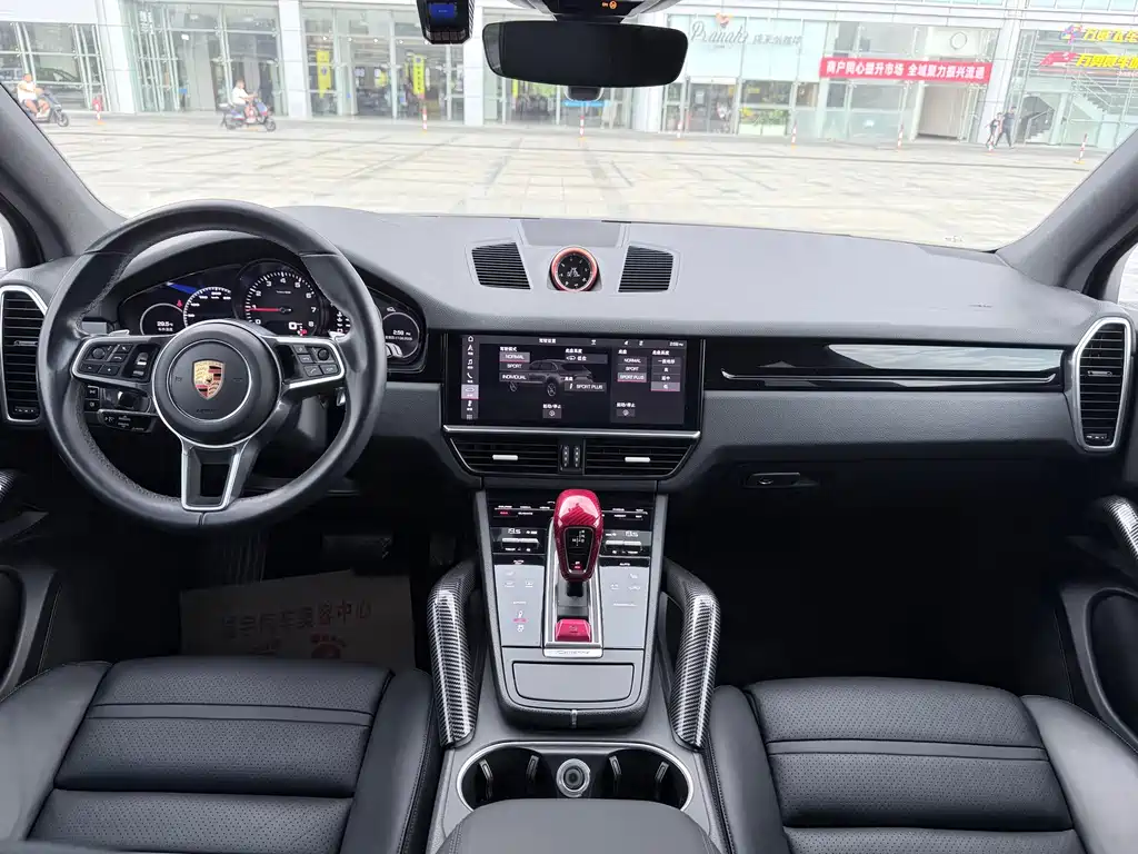 Porsche Cayenne — миниатюра 12