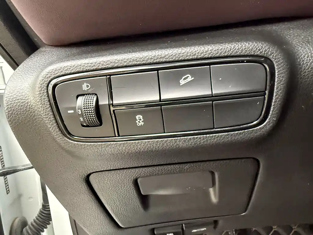 GAC M6 2021 270T DCT Luxury （ мест）