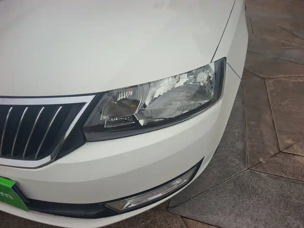 Skoda Rapid — миниатюра 24
