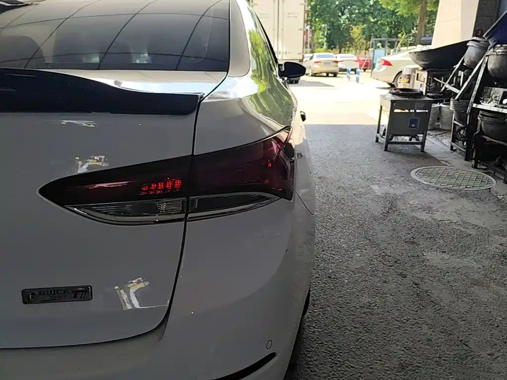 Buick Excelle — миниатюра 8