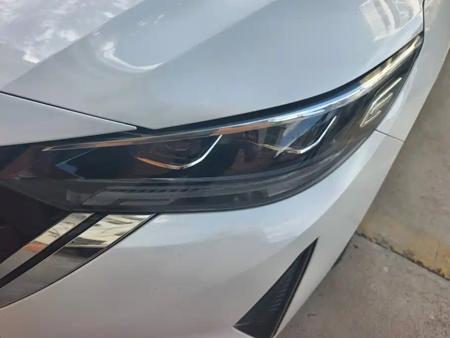 Nissan Sylphy — миниатюра 5