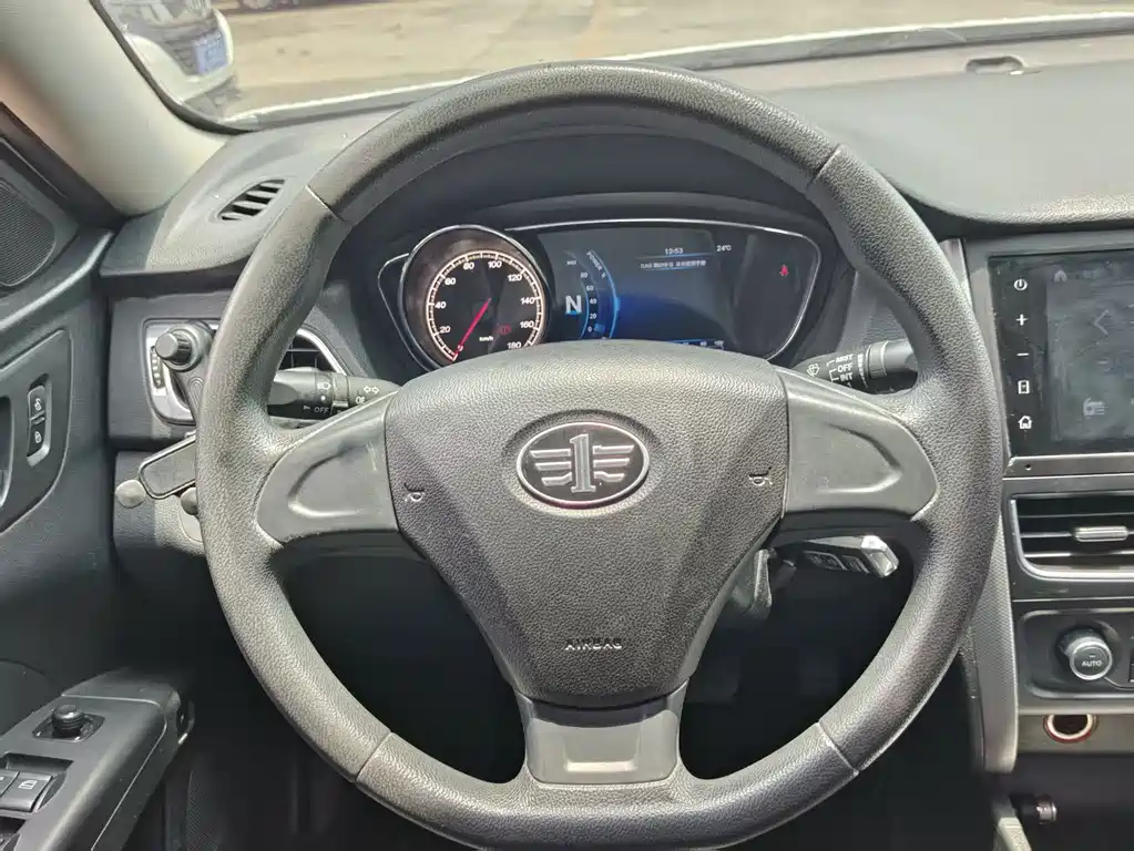 Bestune B30EV — миниатюра 6