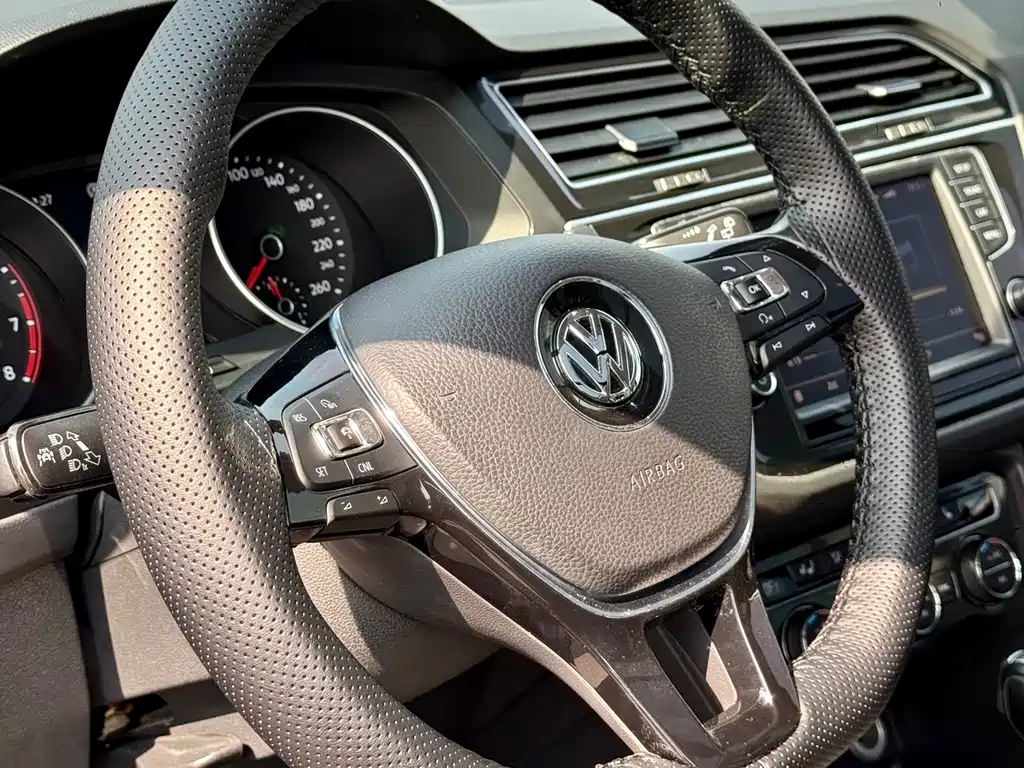 Volkswagen Tiguan — миниатюра 11
