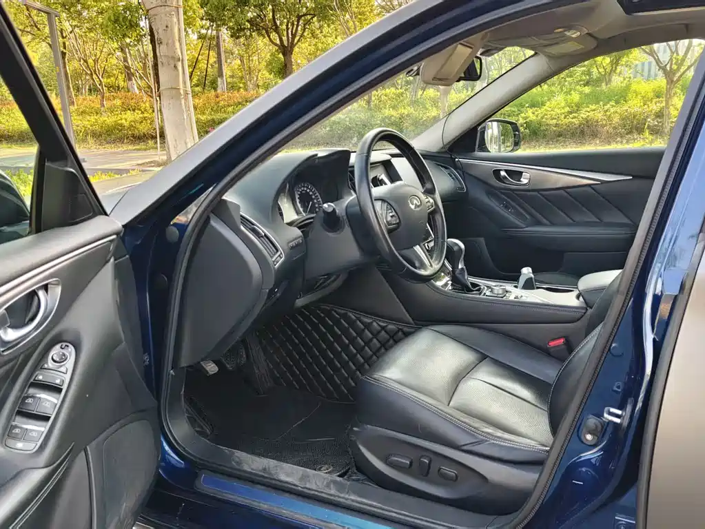 Infiniti Q50L 2018 2.0T V