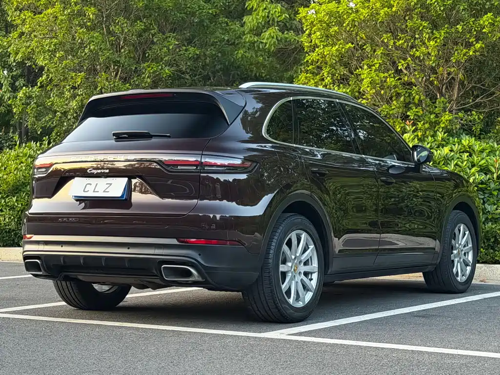 Porsche Cayenne — миниатюра 6