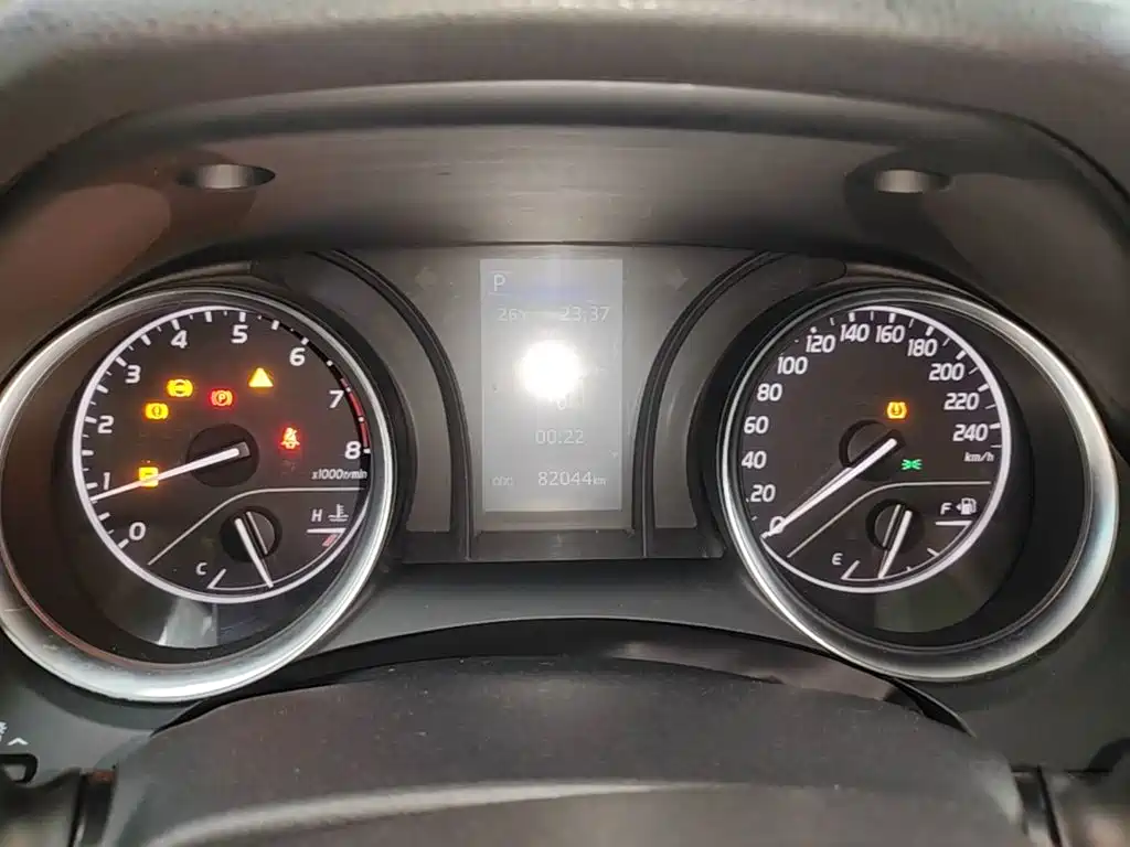 Toyota Camry — миниатюра 12