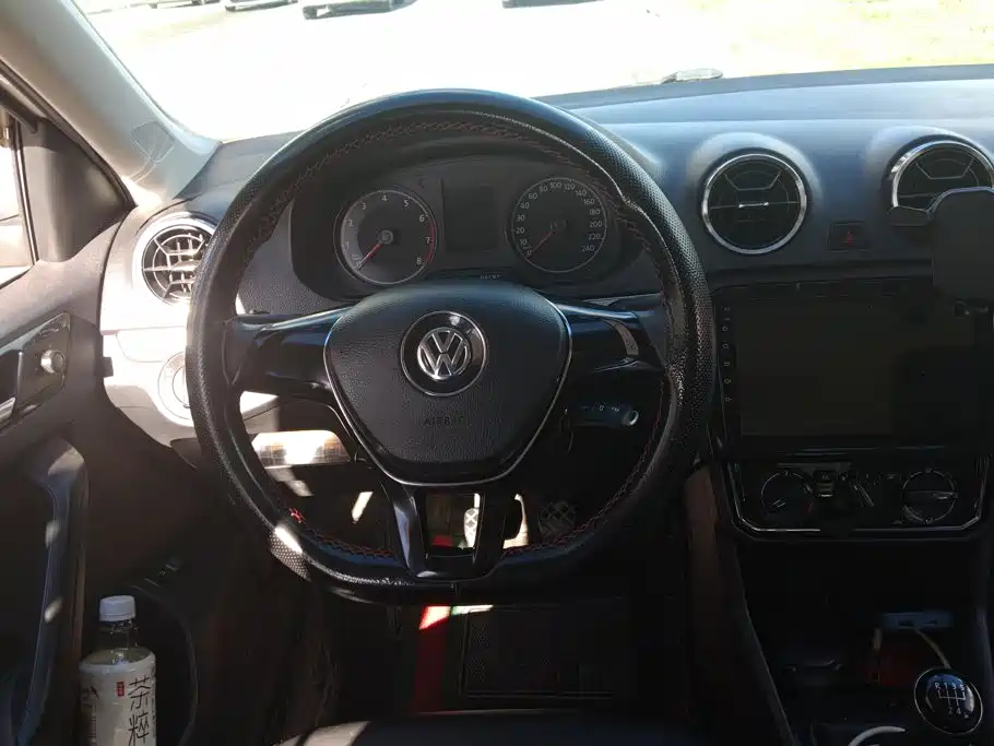 Volkswagen Jetta — миниатюра 15