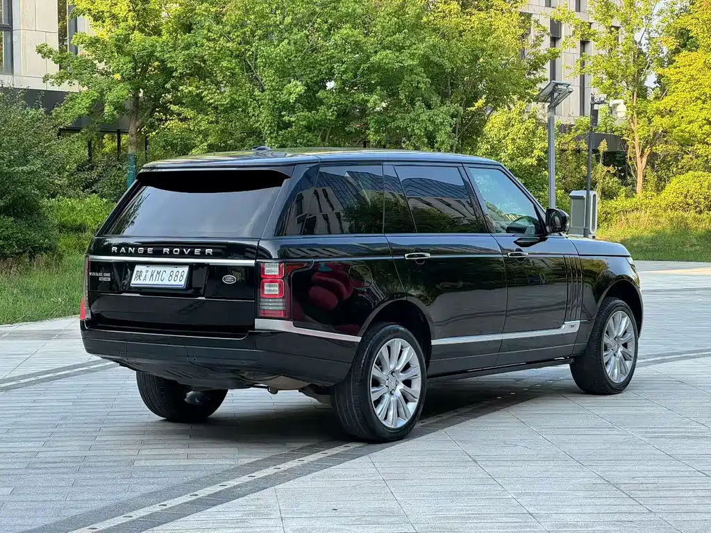 Land Rover Range Rover — миниатюра 4