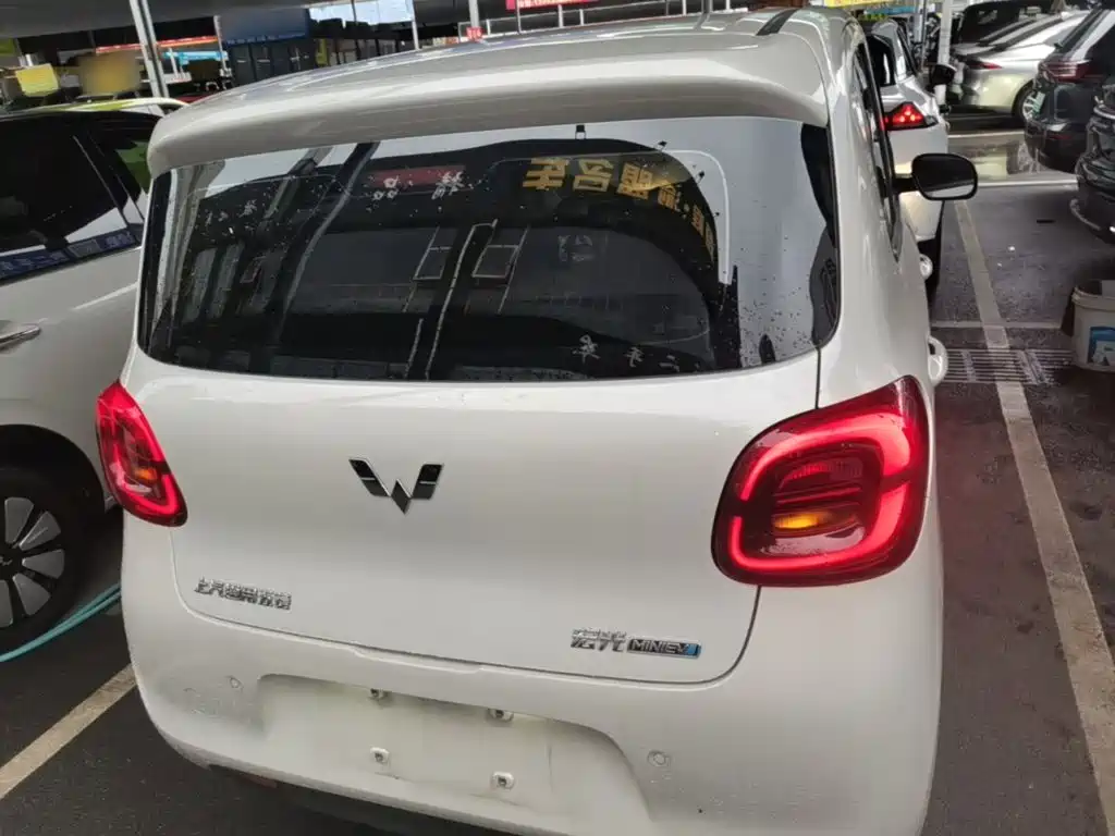 Wuling MINIEV — миниатюра 6