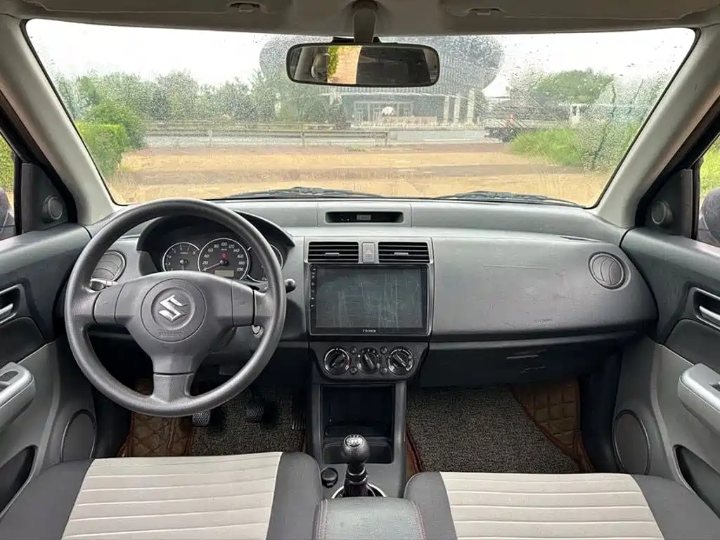 Suzuki Swift — миниатюра 9