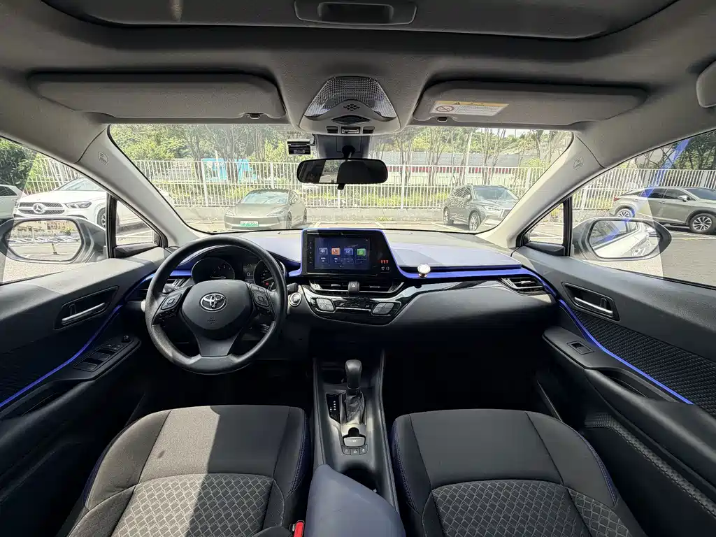 Toyota C-HR — миниатюра 11