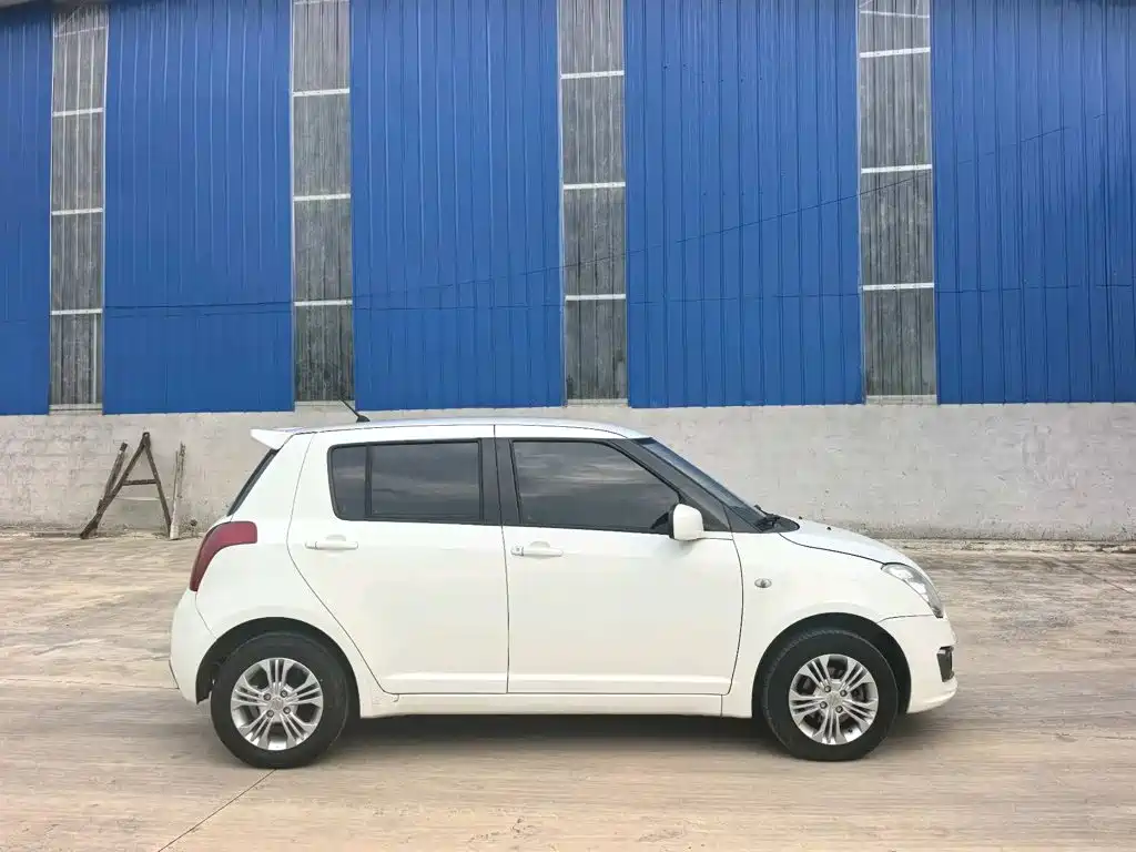 Suzuki Swift — миниатюра 3