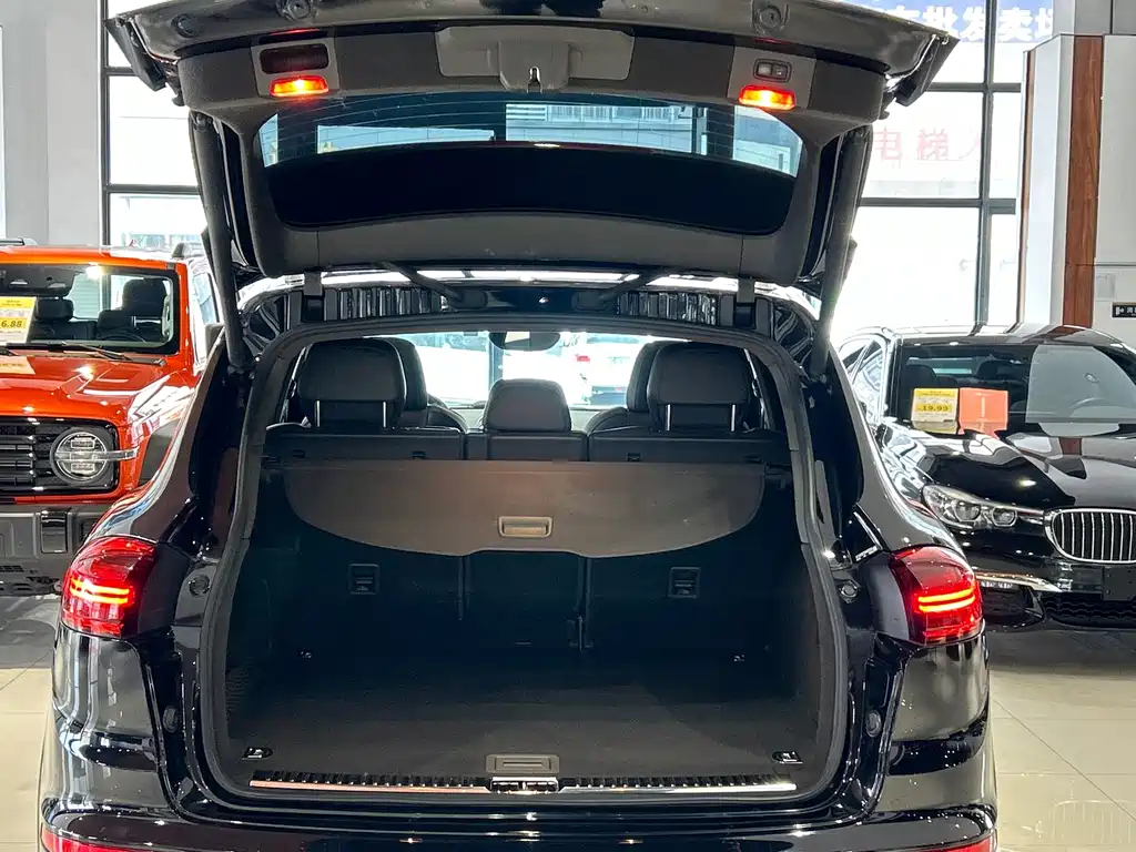 Porsche Cayenne — миниатюра 33