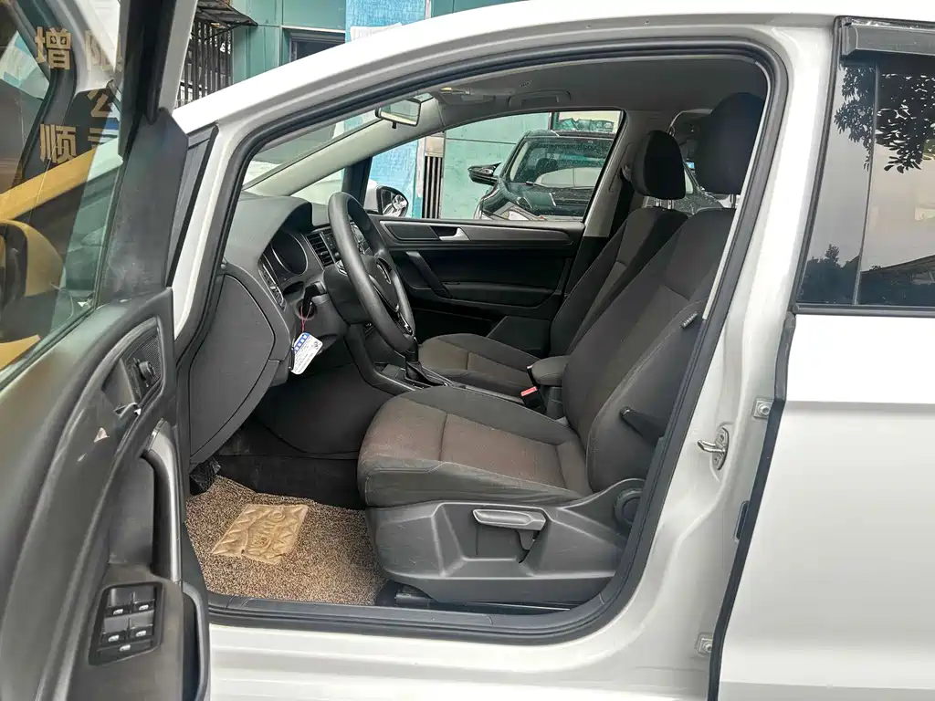 VOLKSWAGEN GOLF*JIAYU