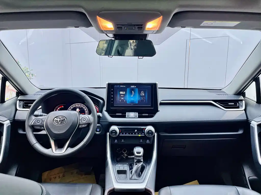 Toyota RAV4 — миниатюра 19