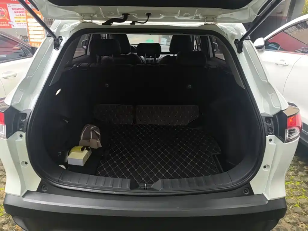 Toyota Corolla Cross — миниатюра 15