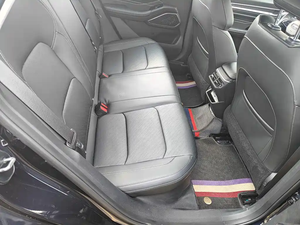 Geely Emgrand — миниатюра 10