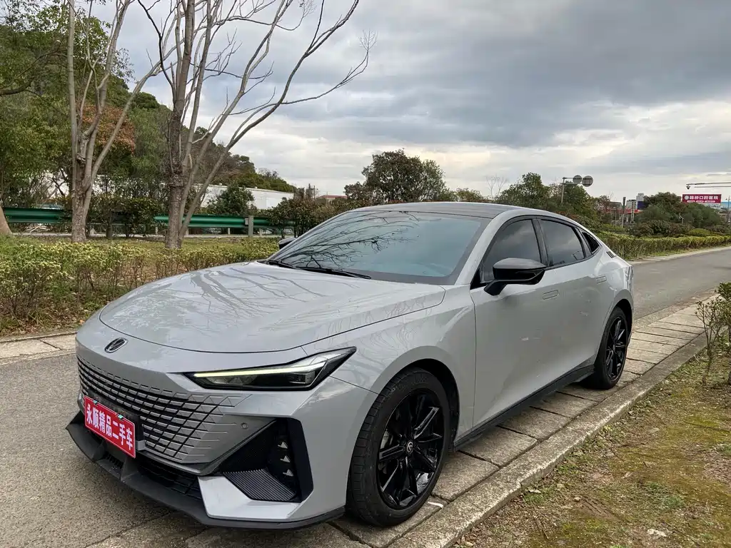 2023 Changan UNI-V - zdjęcie 1 z 13