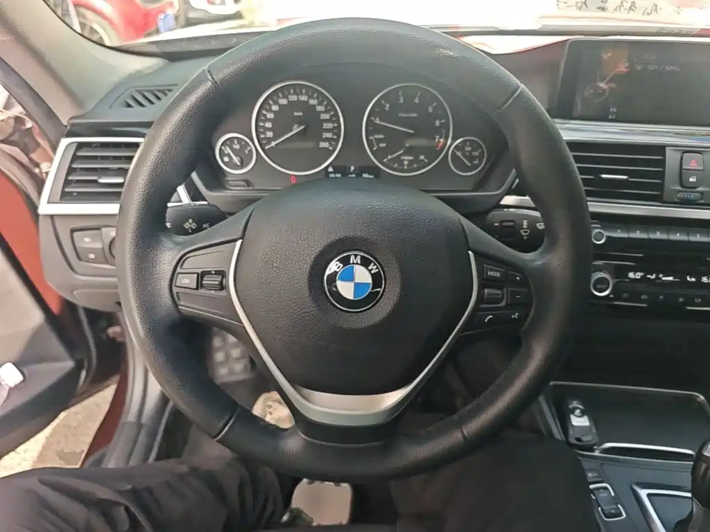 BMW 3 Series — миниатюра 11
