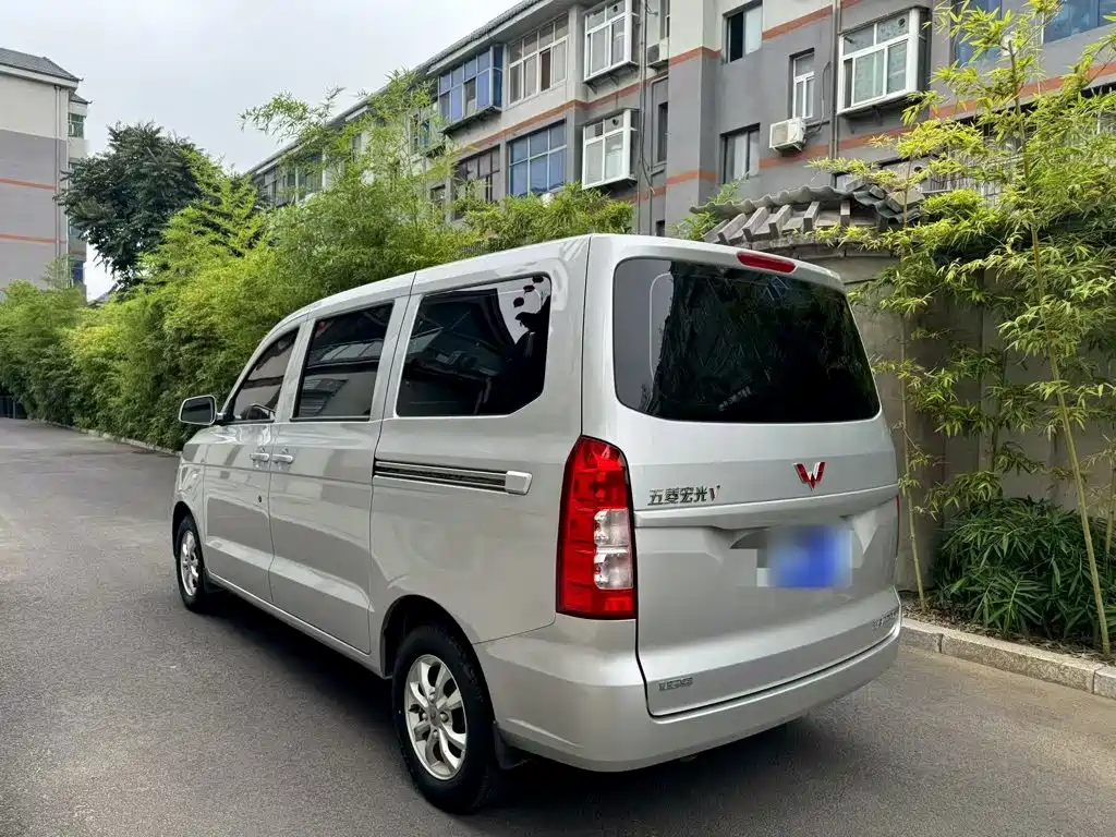 Wuling Hongguang V — миниатюра 5