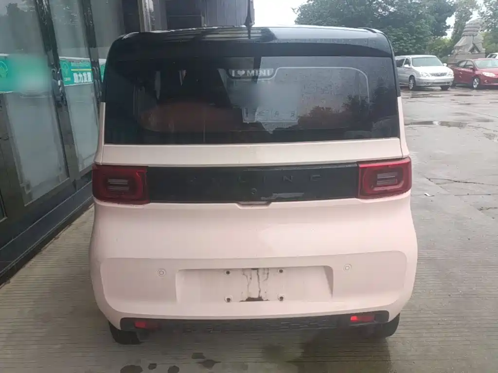 Wuling MINIEV — миниатюра 6
