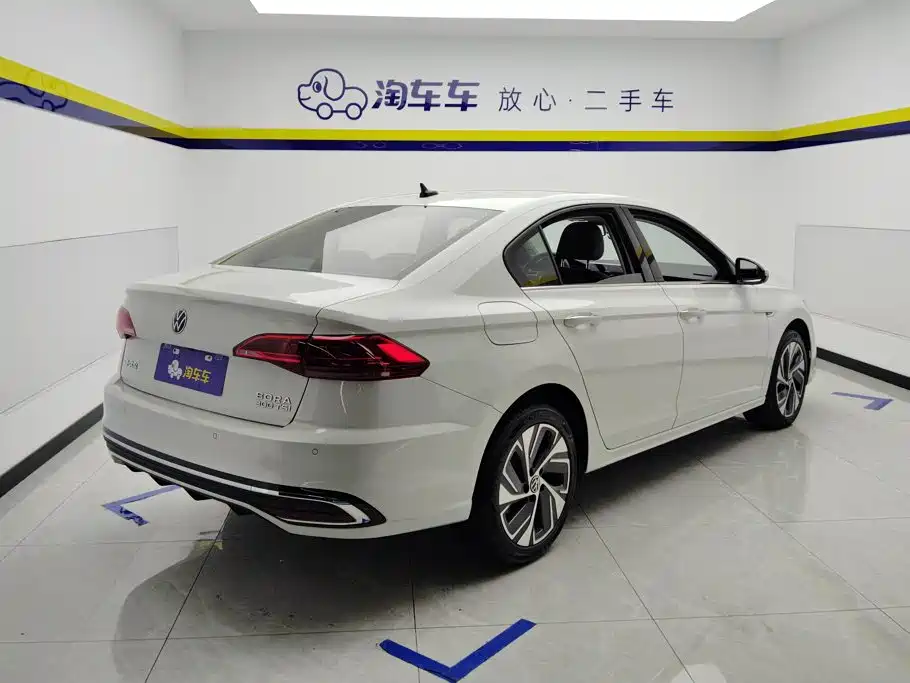 Volkswagen Bora — миниатюра 3
