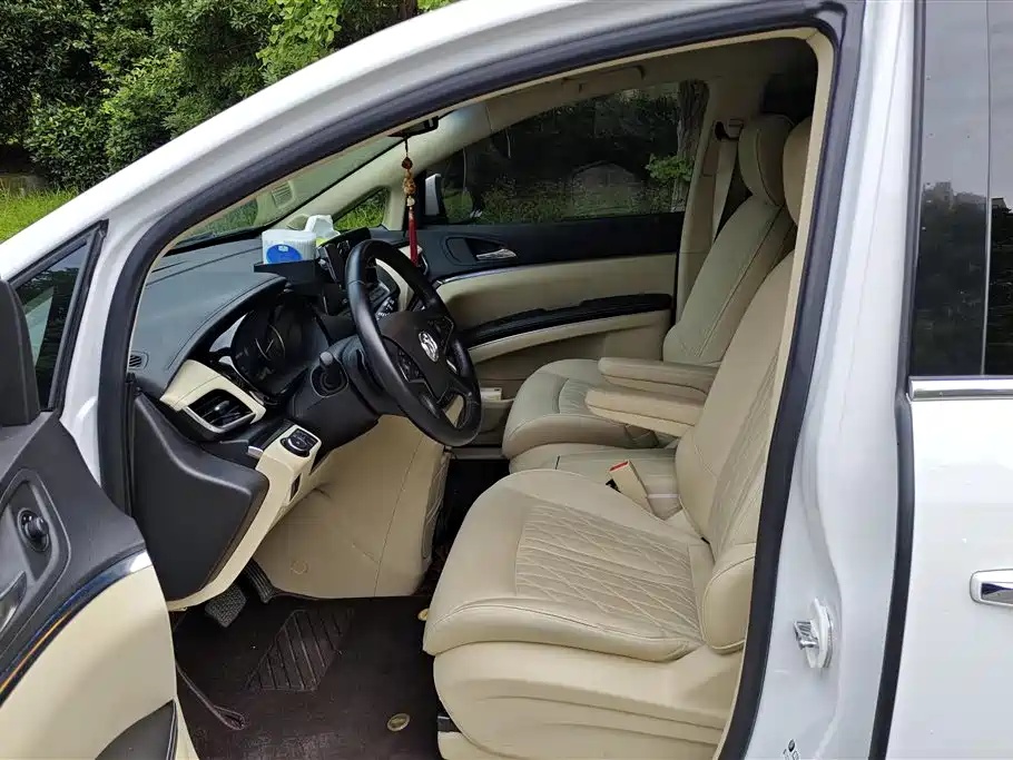 Buick GL8 2023 Luxury