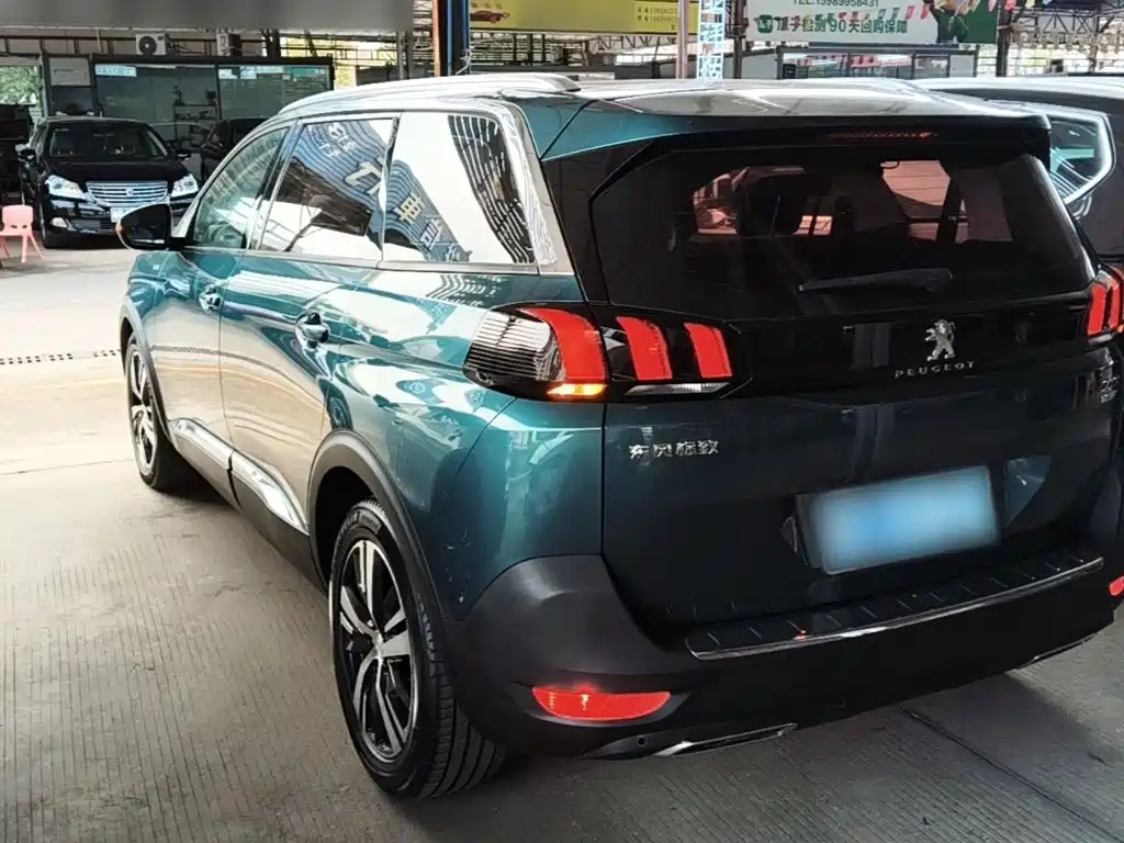 Peugeot 5008 — миниатюра 5