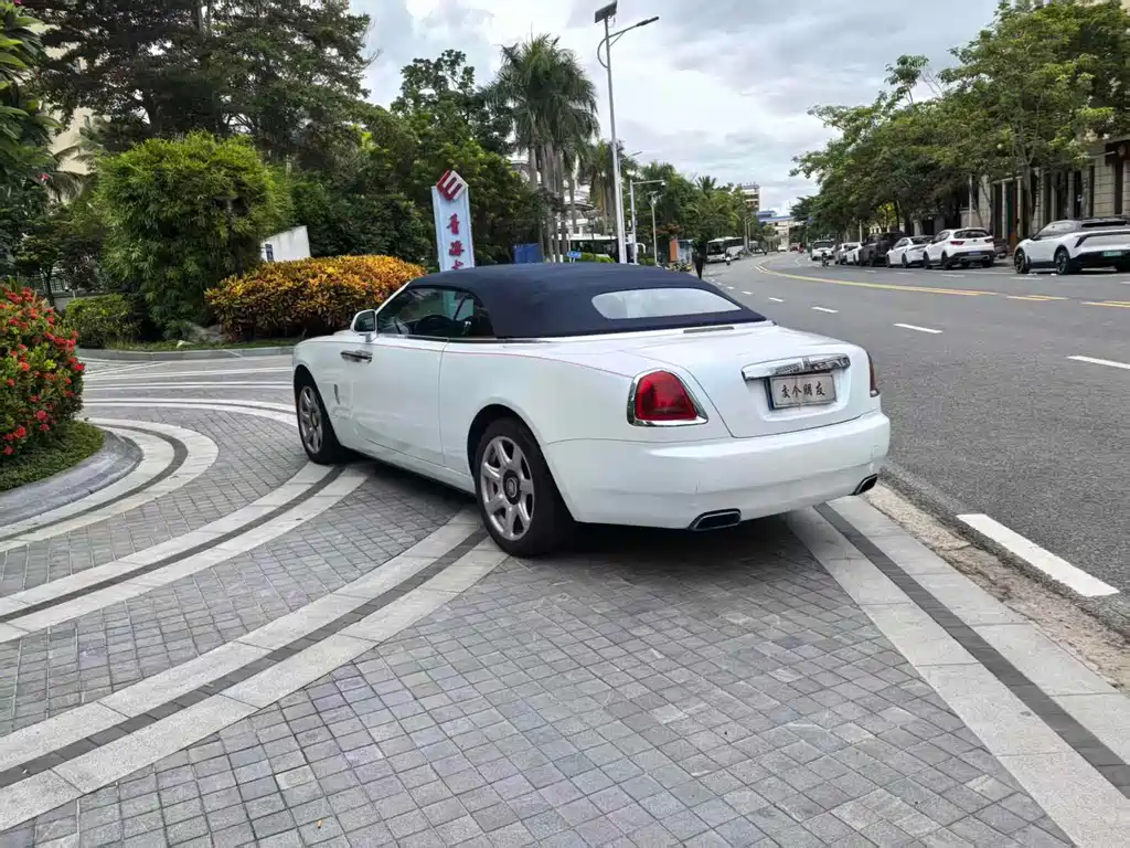 Rolls-Royce Dawn — миниатюра 3