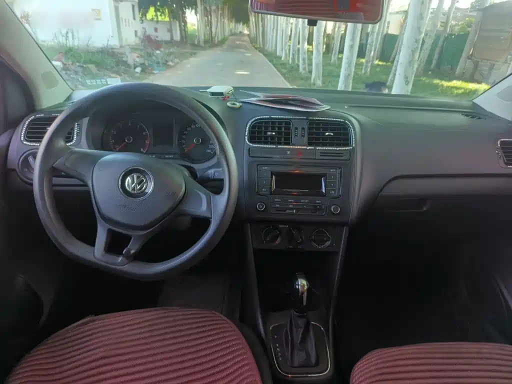 Volkswagen Polo — миниатюра 13