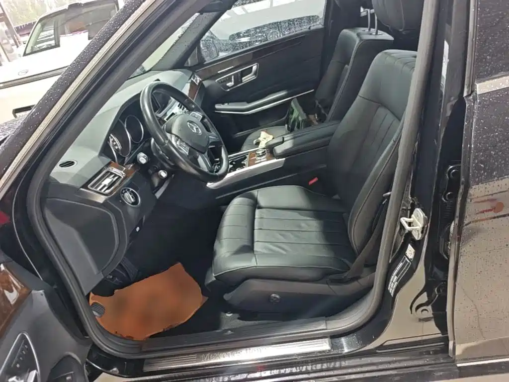 Mercedes-Benz E-Class — миниатюра 15