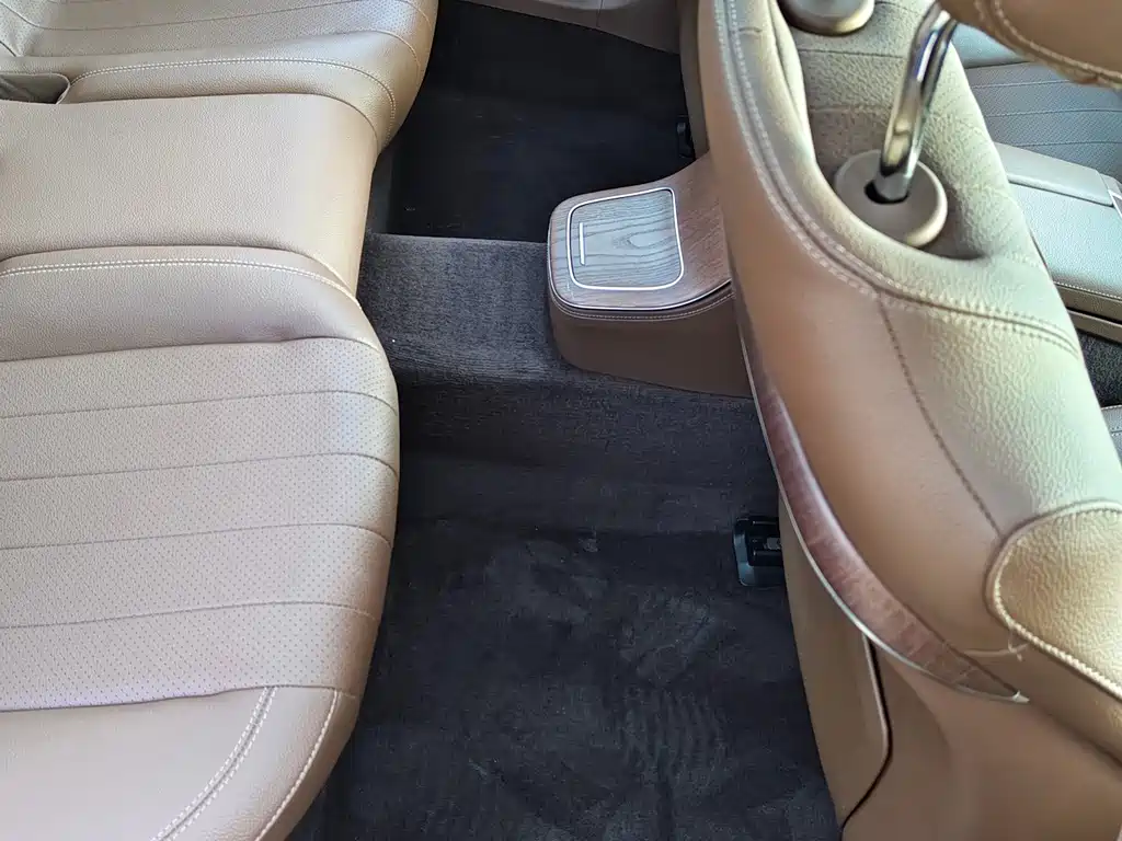 Mercedes-Benz E-Class — миниатюра 30
