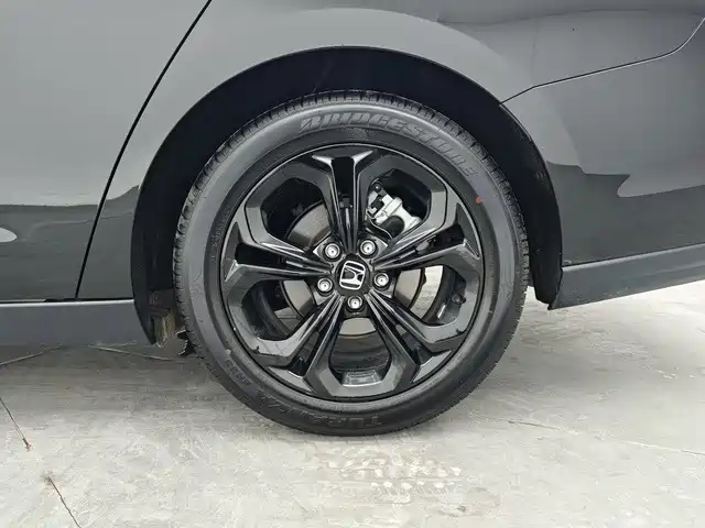 Honda Accord — миниатюра 11
