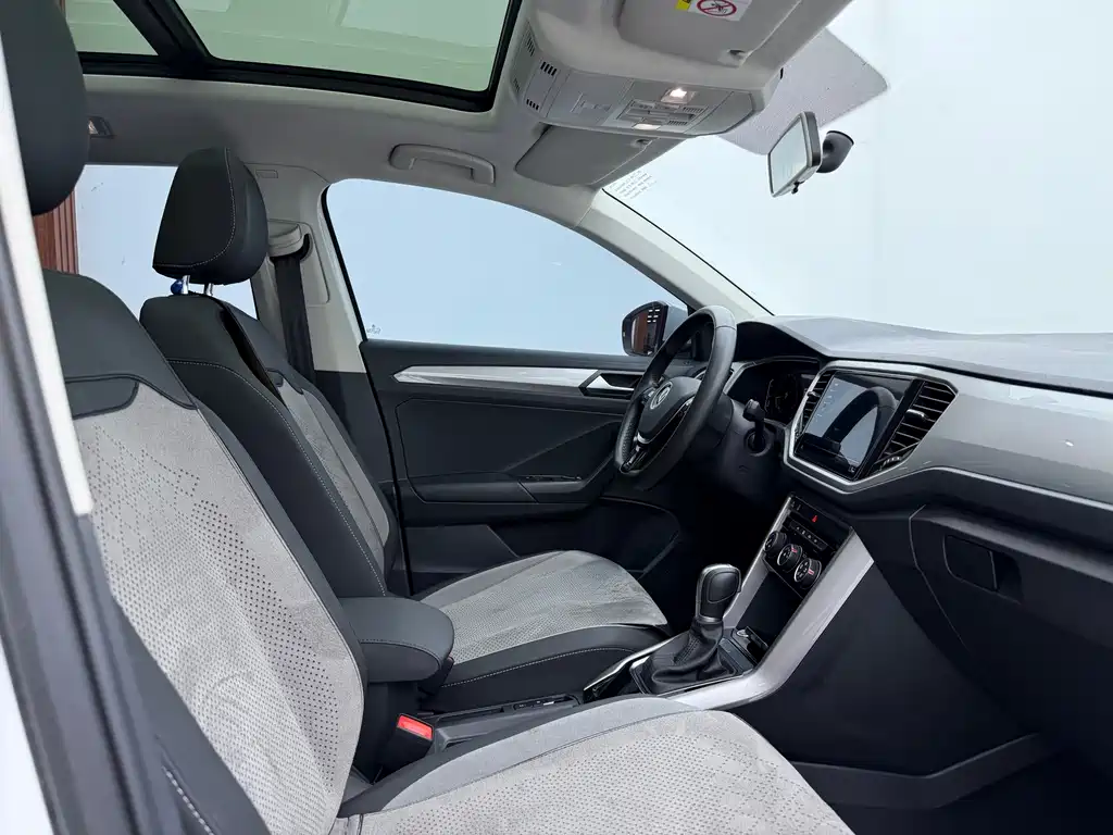 Volkswagen T-Roc — миниатюра 14