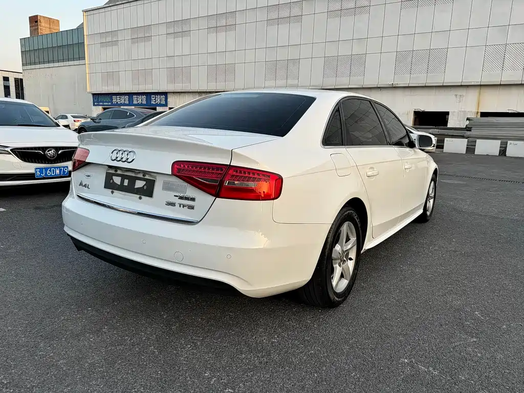 Audi A4L 2013 35 TFSI AT Comfort