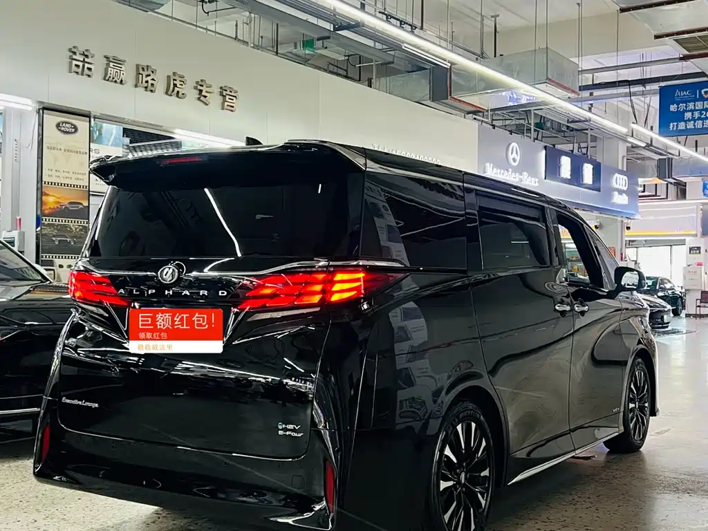Toyota Alphard — миниатюра 11