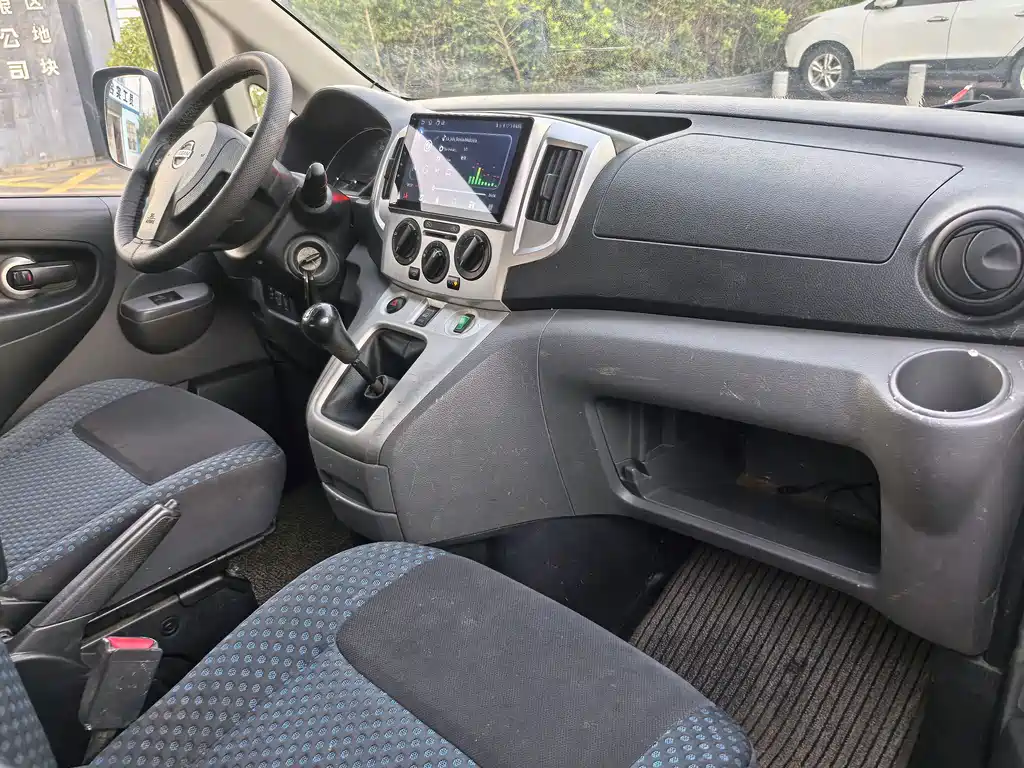 Nissan NV200 — миниатюра 16