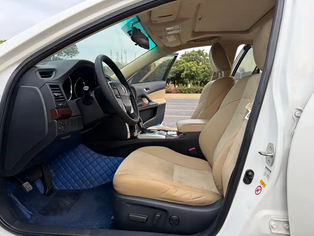 Toyota Reiz 2013 2.5V