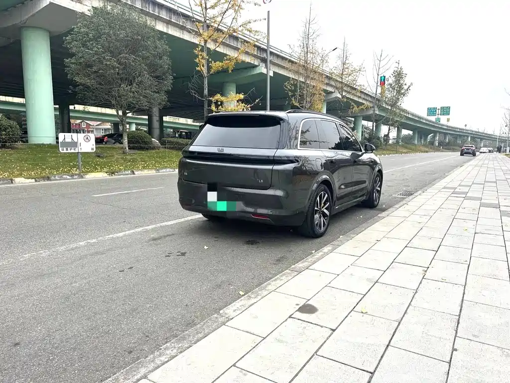 Li Auto IDEAL L8