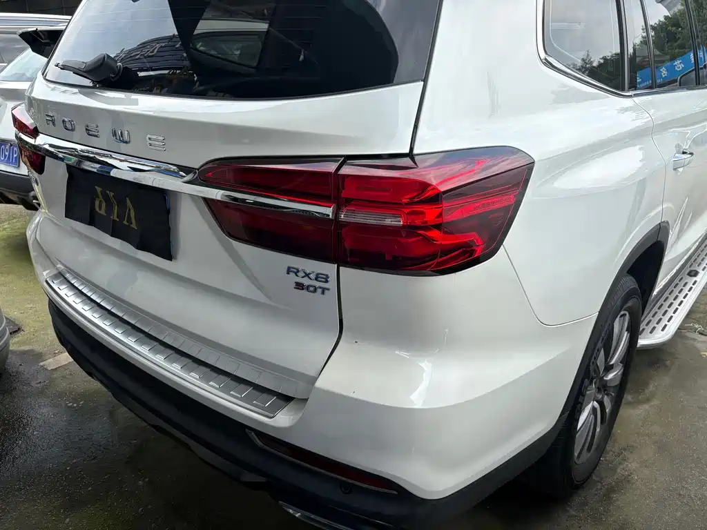 Roewe RX8 — миниатюра 7
