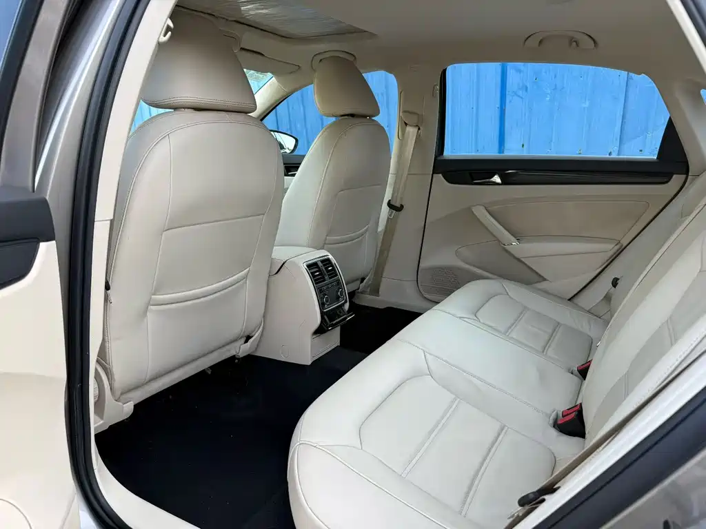 Volkswagen Passat 2013 1.8TSI DSG