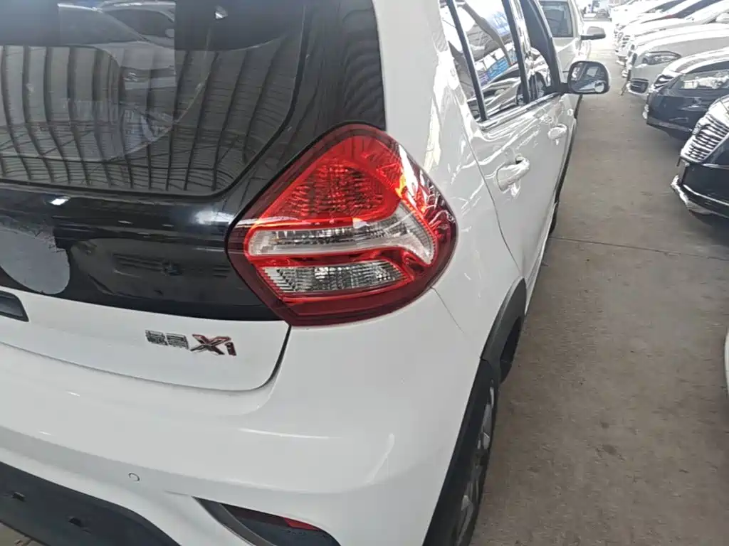 Geely Vision X1 — миниатюра 8