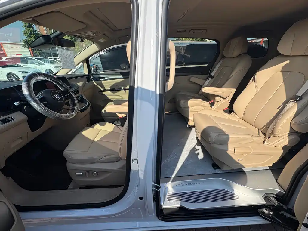 Buick GL8 2025 Smart