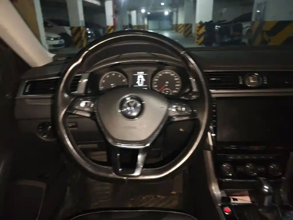Volkswagen Passat — миниатюра 3